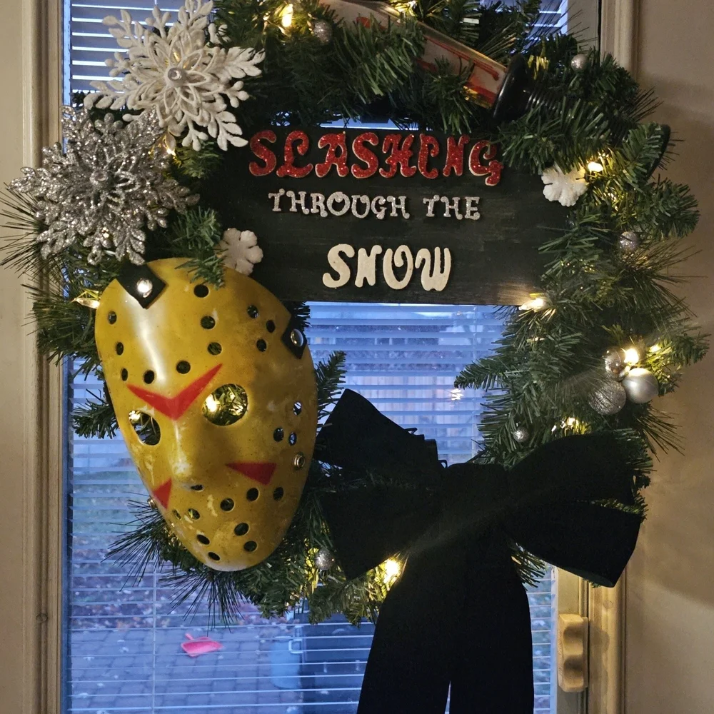 Creepy Holiday Wreath with Lights